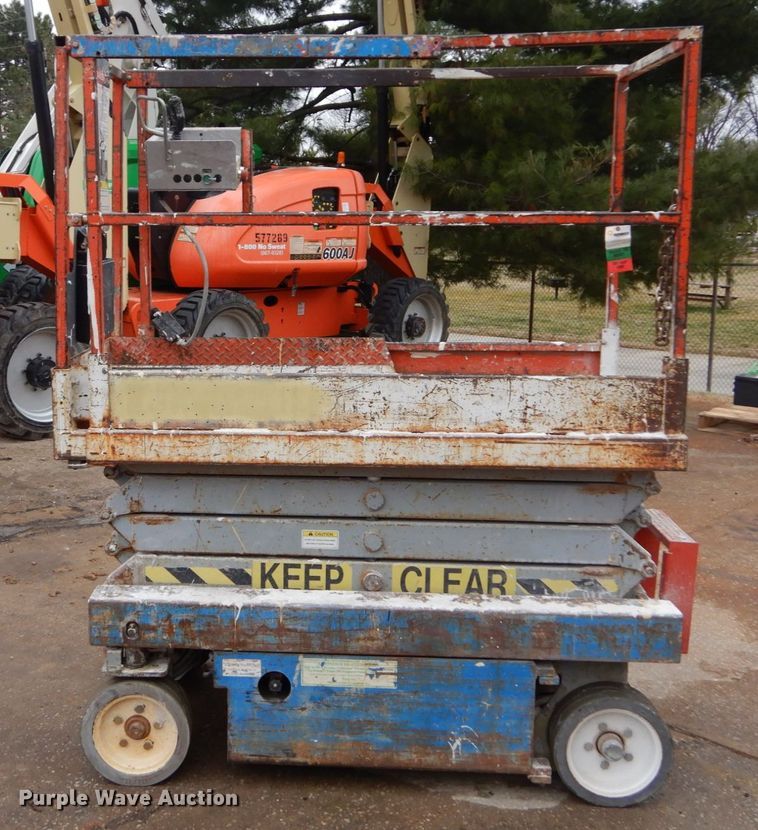 image for item GB9750 1996 Skyjack M3219 scissor lift