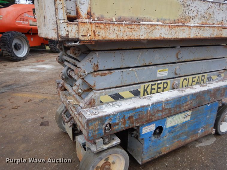 image for item GB9750 1996 Skyjack M3219 scissor lift