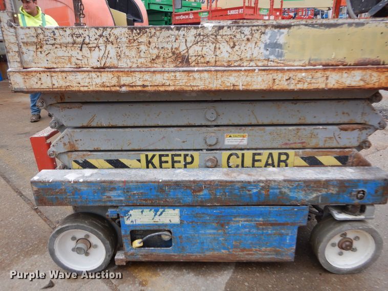 image for item GB9750 1996 Skyjack M3219 scissor lift