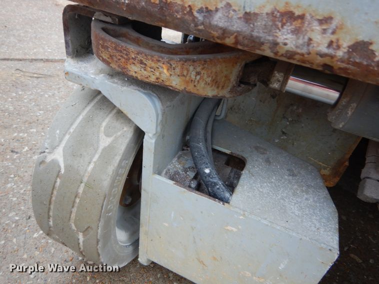 image for item GB9750 1996 Skyjack M3219 scissor lift