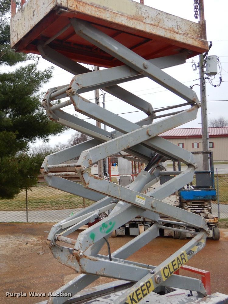 image for item GB9750 1996 Skyjack M3219 scissor lift