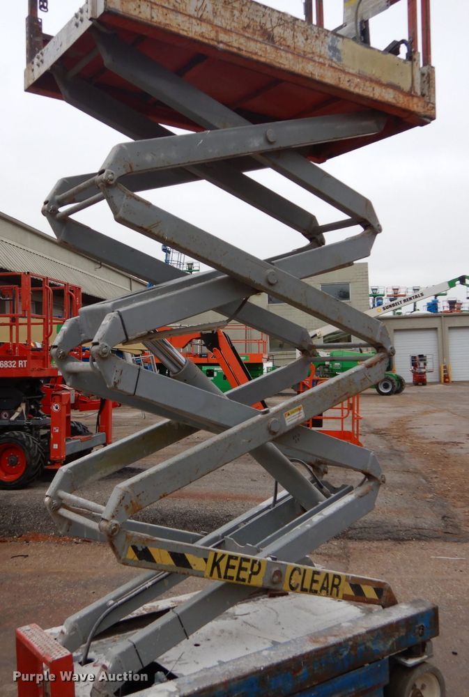 image for item GB9750 1996 Skyjack M3219 scissor lift