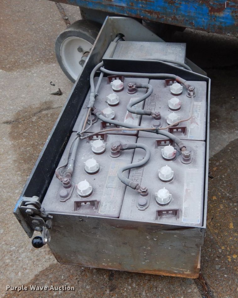 image for item GB9750 1996 Skyjack M3219 scissor lift