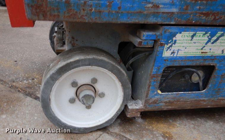 image for item GB9750 1996 Skyjack M3219 scissor lift