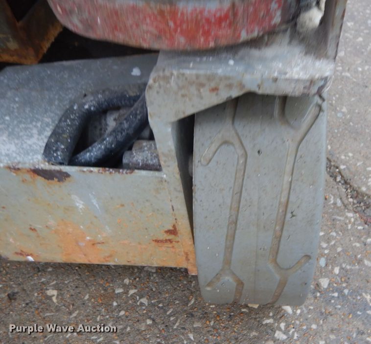 image for item GB9750 1996 Skyjack M3219 scissor lift