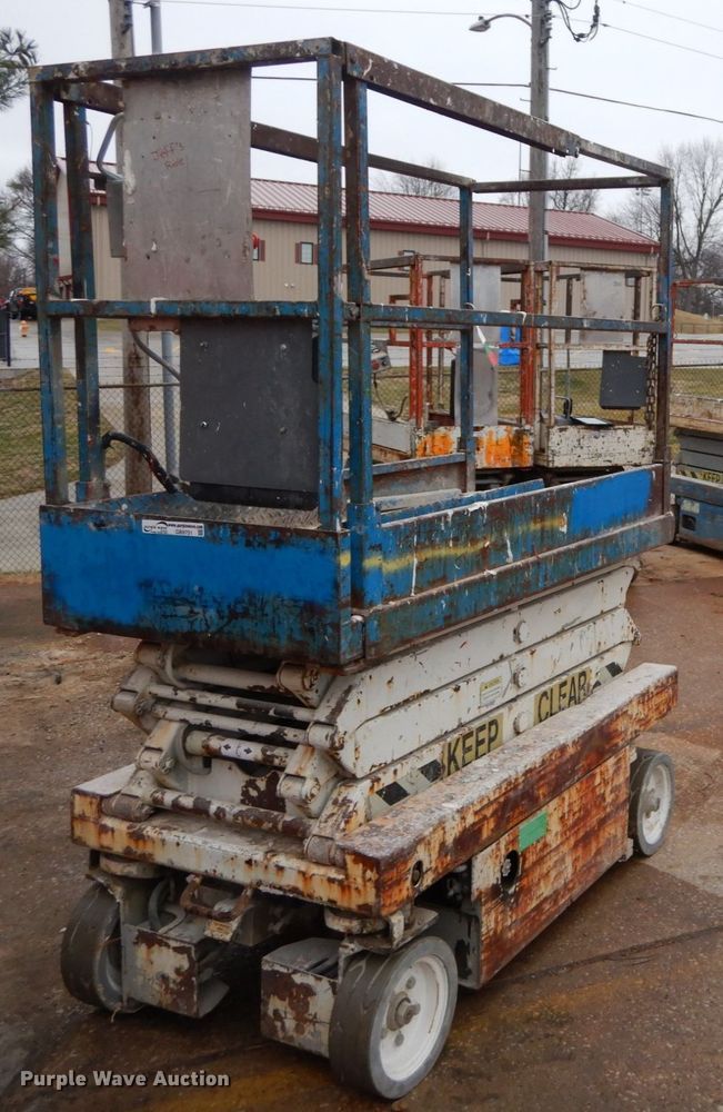 image for item GB9751 1997 Skyjack 3219 scissor lift
