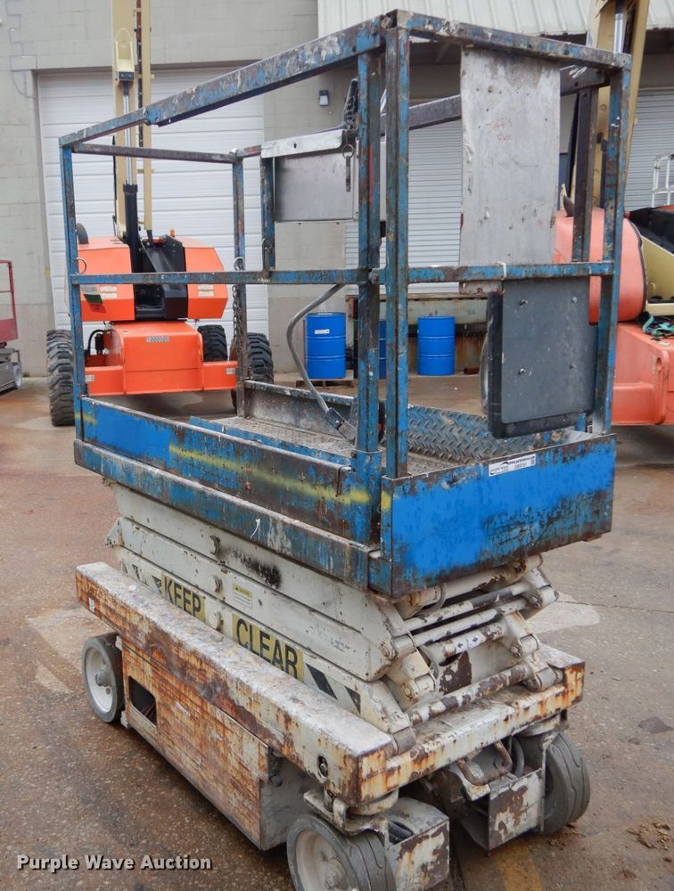 image for item GB9751 1997 Skyjack 3219 scissor lift