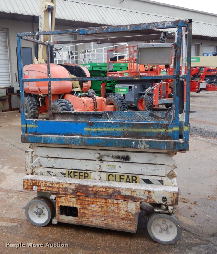 image for item GB9751 1997 Skyjack 3219 scissor lift