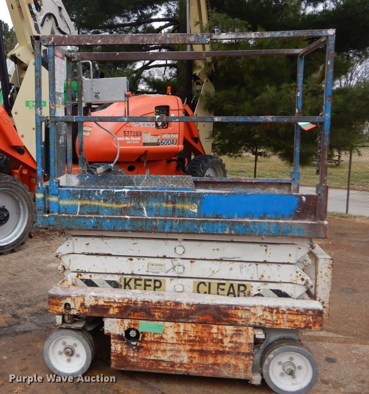 image for item GB9751 1997 Skyjack 3219 scissor lift