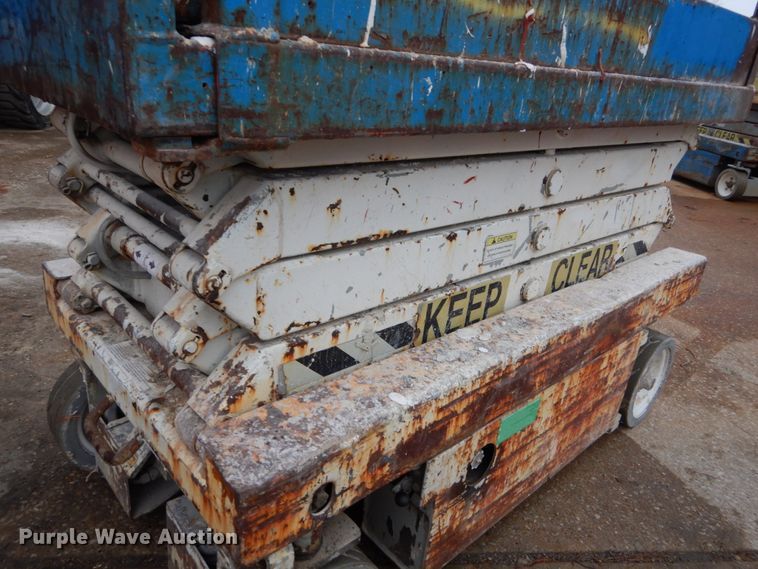 image for item GB9751 1997 Skyjack 3219 scissor lift