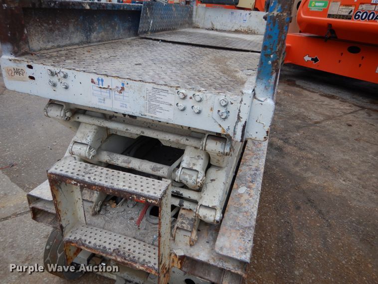image for item GB9751 1997 Skyjack 3219 scissor lift