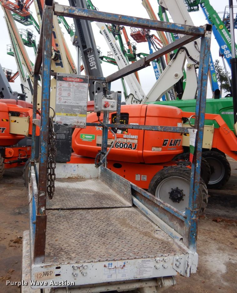 image for item GB9751 1997 Skyjack 3219 scissor lift