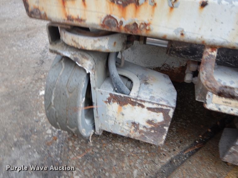 image for item GB9751 1997 Skyjack 3219 scissor lift