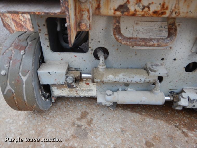 image for item GB9751 1997 Skyjack 3219 scissor lift