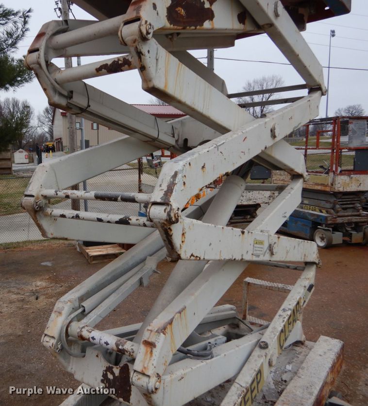 image for item GB9751 1997 Skyjack 3219 scissor lift