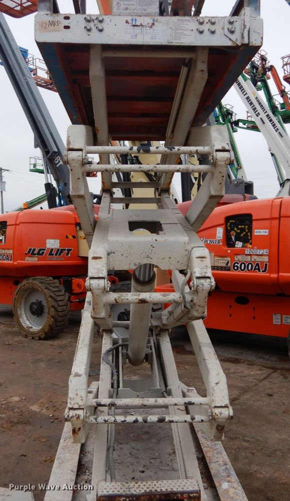 image for item GB9751 1997 Skyjack 3219 scissor lift