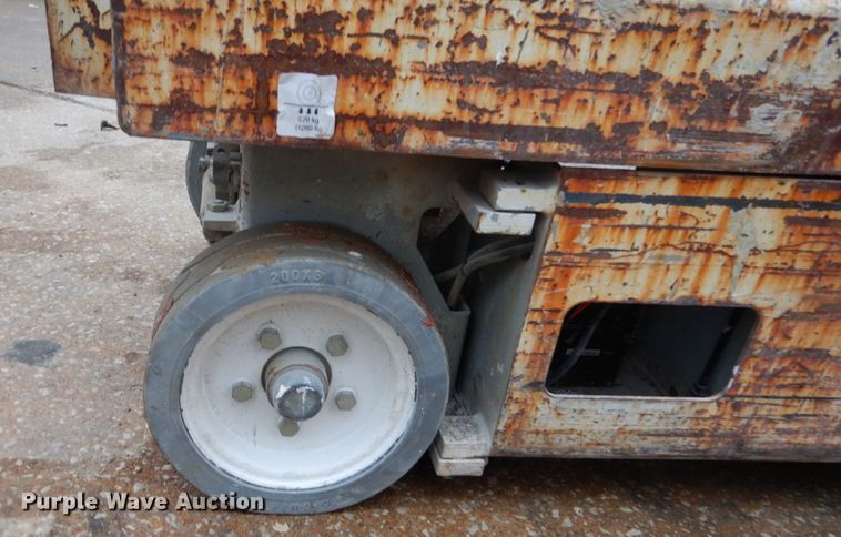 image for item GB9751 1997 Skyjack 3219 scissor lift