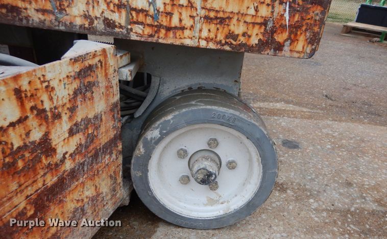 image for item GB9751 1997 Skyjack 3219 scissor lift