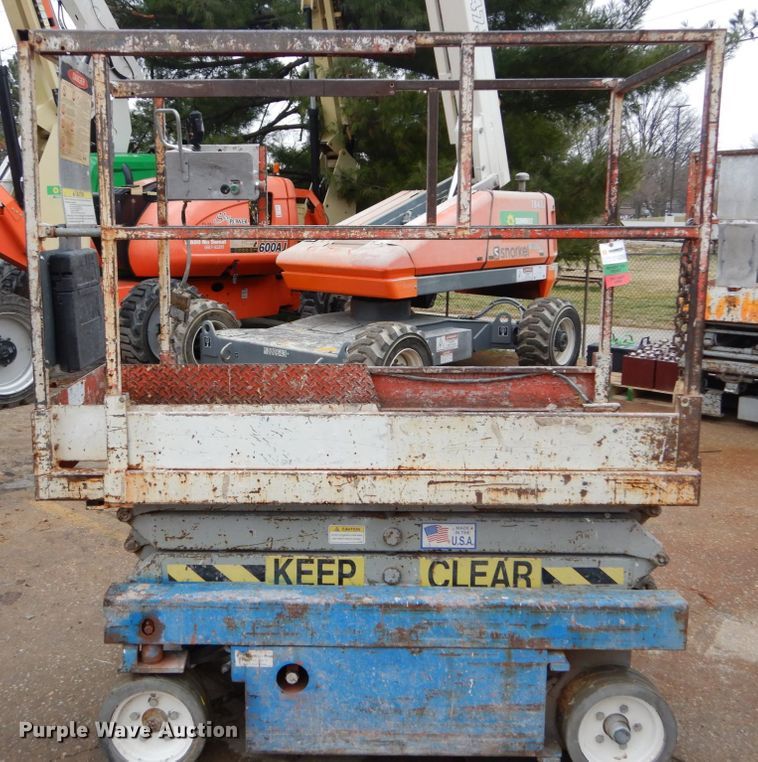 image for item GB9752 1993 Skyjack 3015 scissor lift