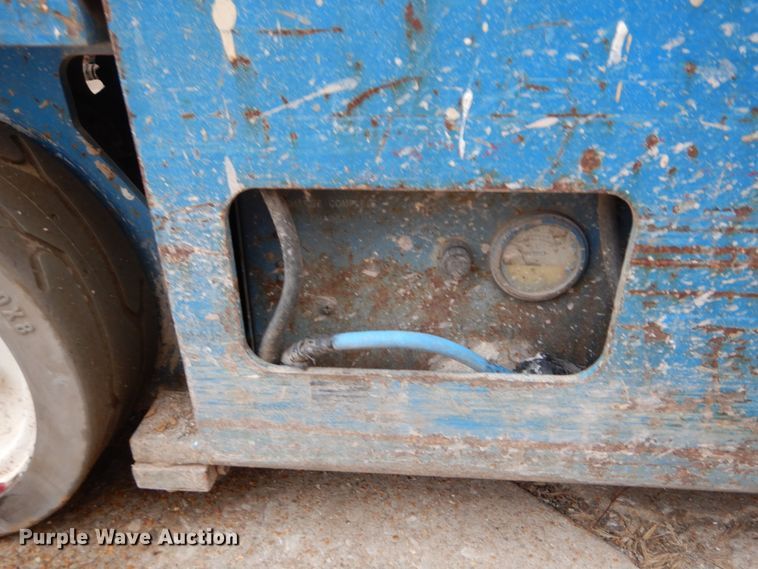 image for item GB9752 1993 Skyjack 3015 scissor lift