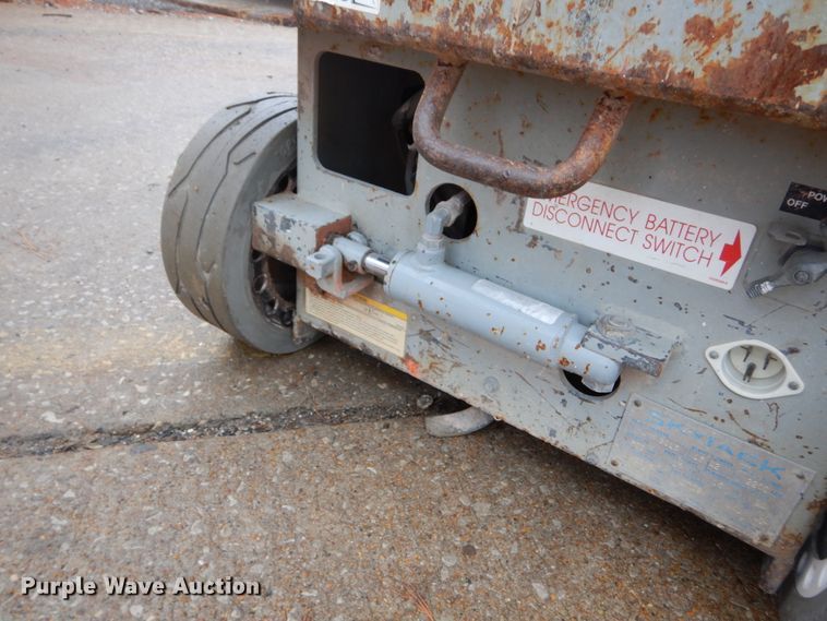 image for item GB9752 1993 Skyjack 3015 scissor lift