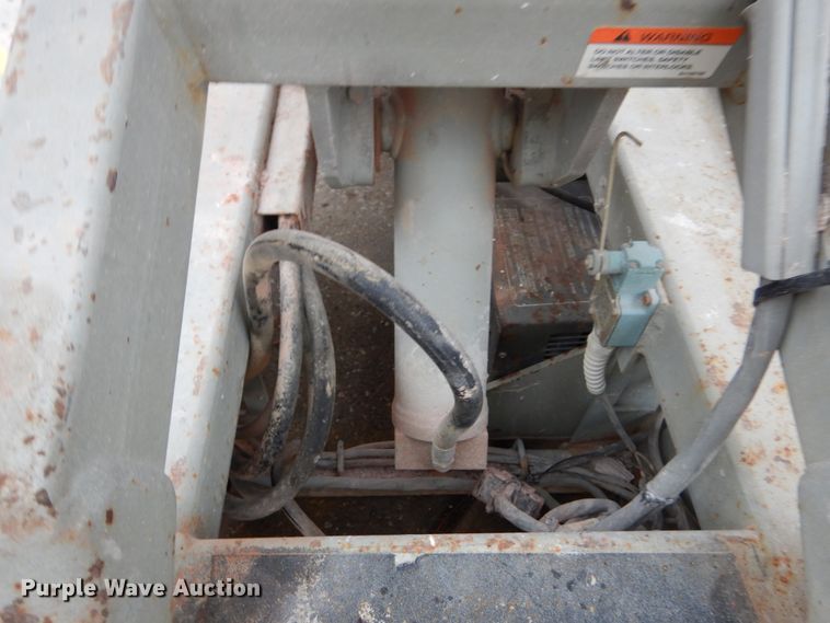 image for item GB9752 1993 Skyjack 3015 scissor lift