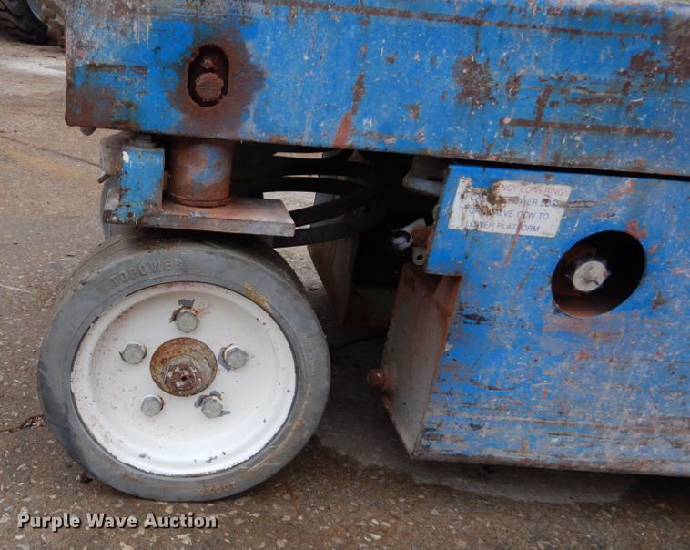 image for item GB9752 1993 Skyjack 3015 scissor lift