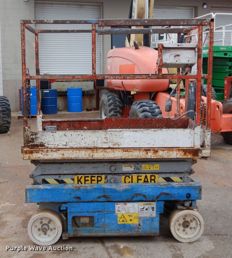 image for item GB9753 1992 Skyjack 3015 scissor lift