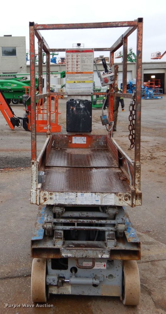 image for item GB9753 1992 Skyjack 3015 scissor lift