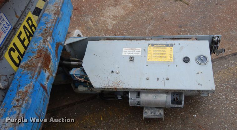 image for item GB9753 1992 Skyjack 3015 scissor lift