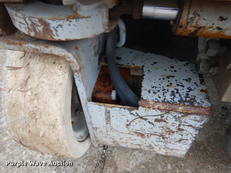 image for item GB9753 1992 Skyjack 3015 scissor lift