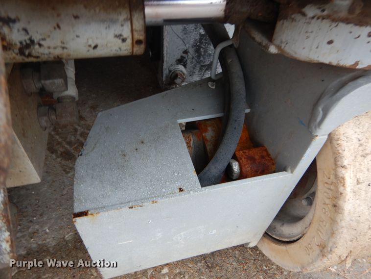 image for item GB9753 1992 Skyjack 3015 scissor lift