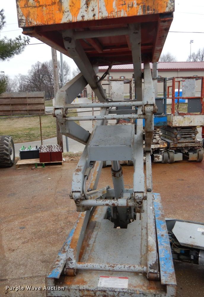 image for item GB9753 1992 Skyjack 3015 scissor lift