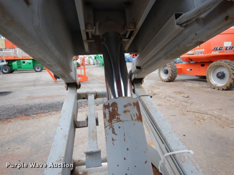 image for item GB9753 1992 Skyjack 3015 scissor lift