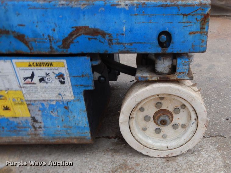 image for item GB9753 1992 Skyjack 3015 scissor lift
