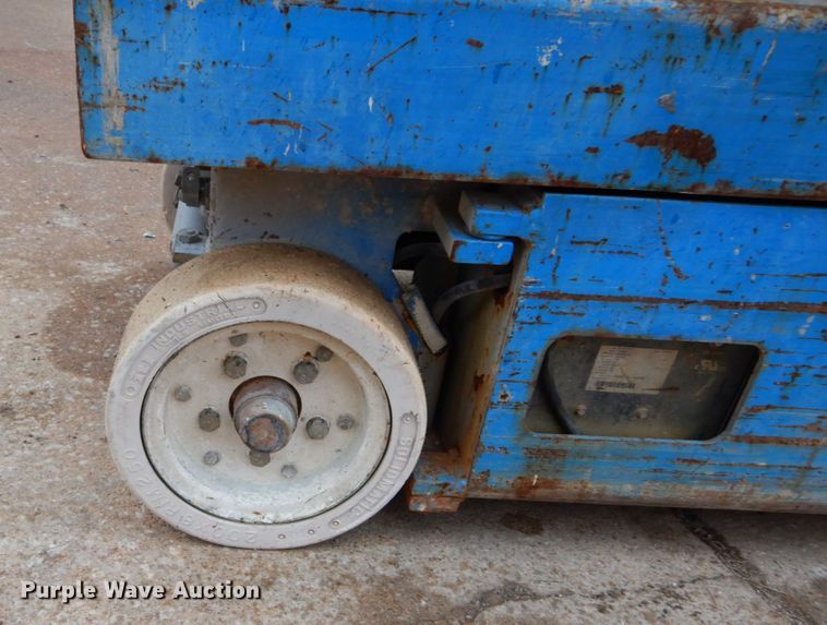 image for item GB9753 1992 Skyjack 3015 scissor lift