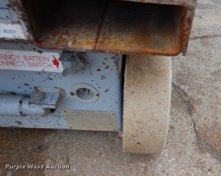 image for item GB9753 1992 Skyjack 3015 scissor lift