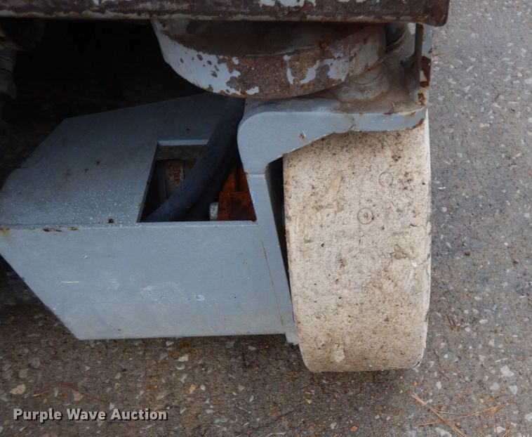 image for item GB9753 1992 Skyjack 3015 scissor lift