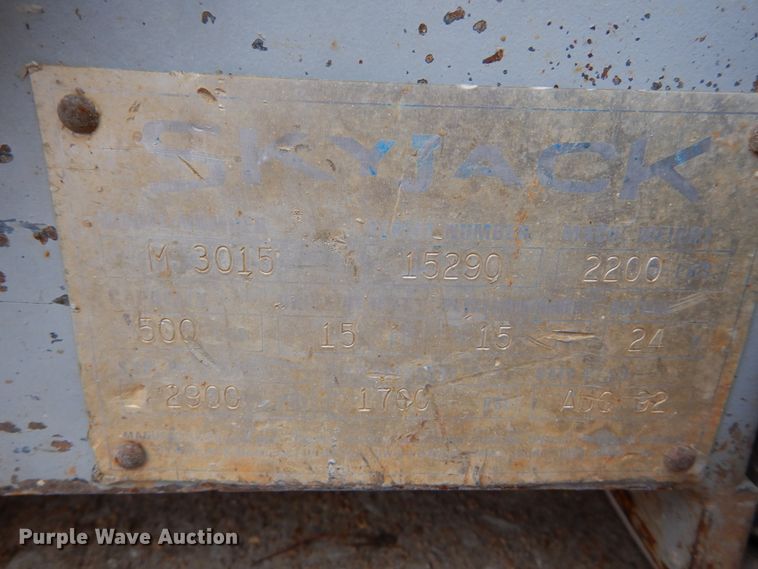 image for item GB9753 1992 Skyjack 3015 scissor lift