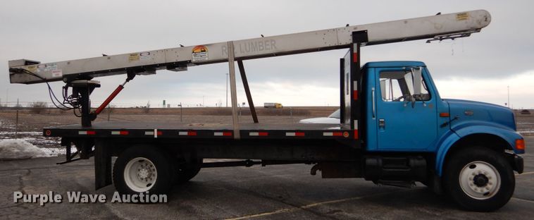 image for item GB9763 1995 International 4700 dump flatbed truck with conveyor