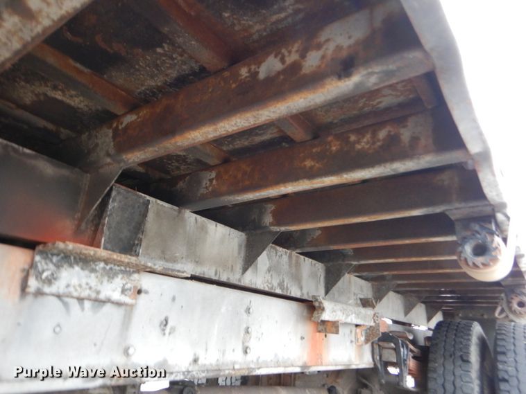 image for item GB9763 1995 International 4700 dump flatbed truck with conveyor