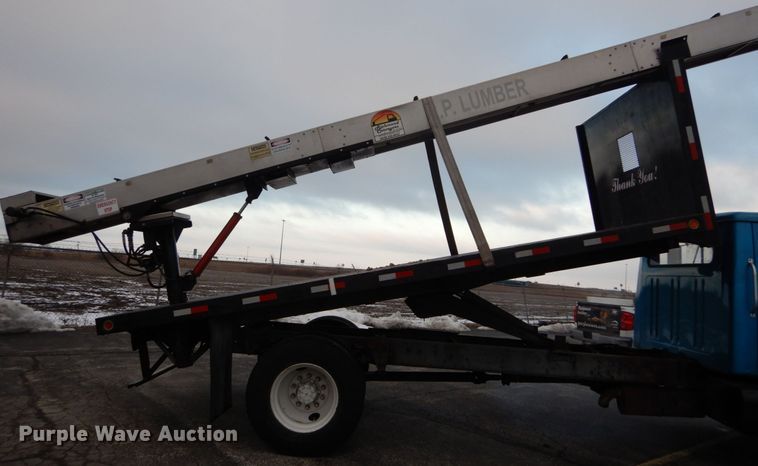 image for item GB9763 1995 International 4700 dump flatbed truck with conveyor