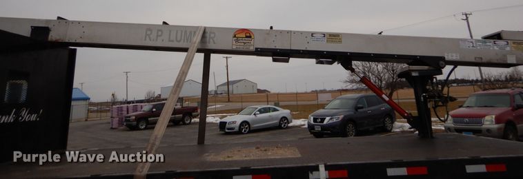 image for item GB9763 1995 International 4700 dump flatbed truck with conveyor