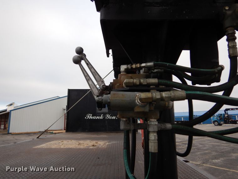 image for item GB9763 1995 International 4700 dump flatbed truck with conveyor