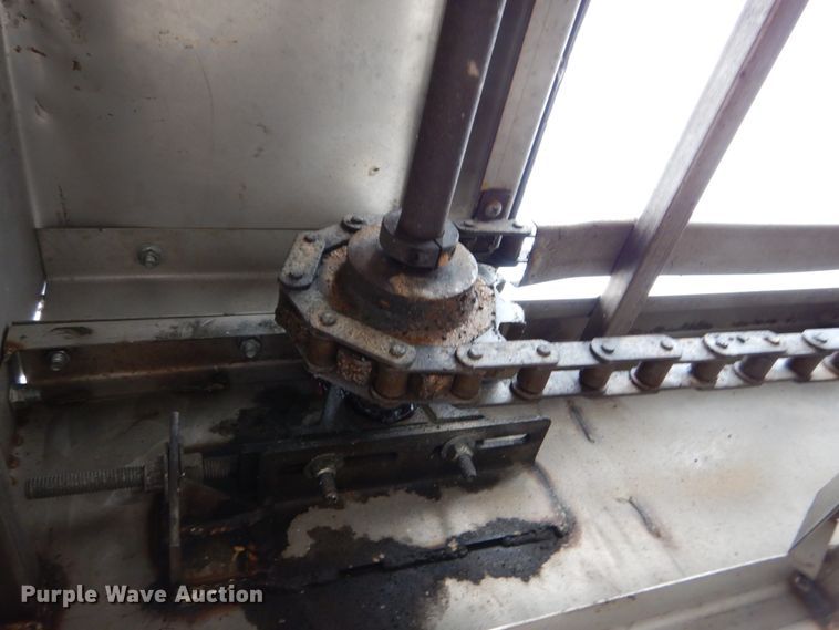 image for item GB9763 1995 International 4700 dump flatbed truck with conveyor