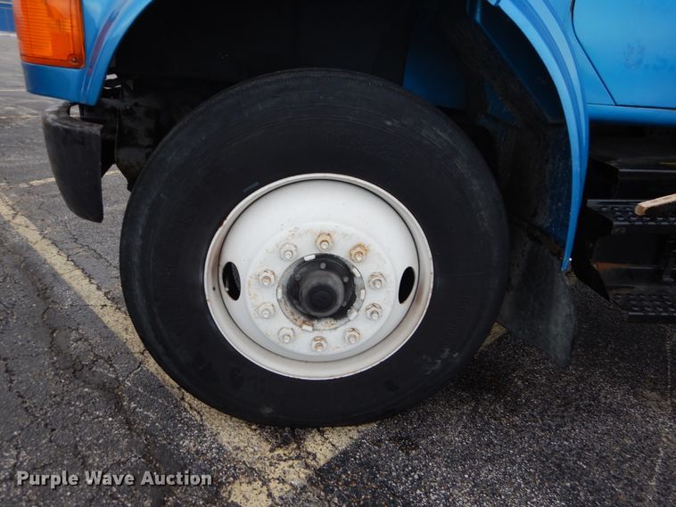 image for item GB9763 1995 International 4700 dump flatbed truck with conveyor