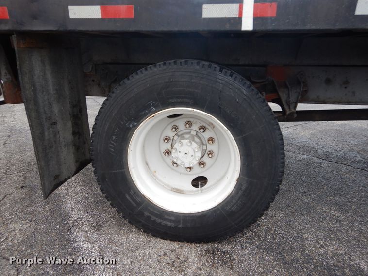 image for item GB9763 1995 International 4700 dump flatbed truck with conveyor