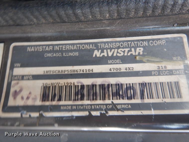 image for item GB9763 1995 International 4700 dump flatbed truck with conveyor