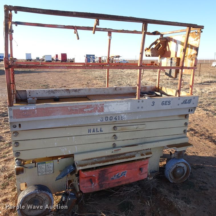 image for item GC9156 JLG 3246ES scissor lift