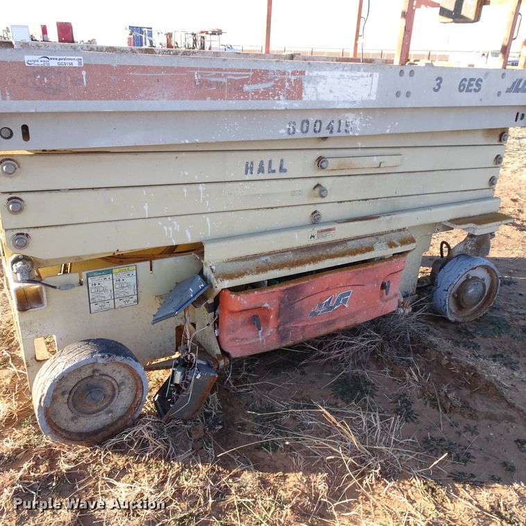image for item GC9156 JLG 3246ES scissor lift